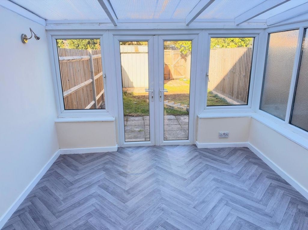 House Fairholme Crescent in Greater London
