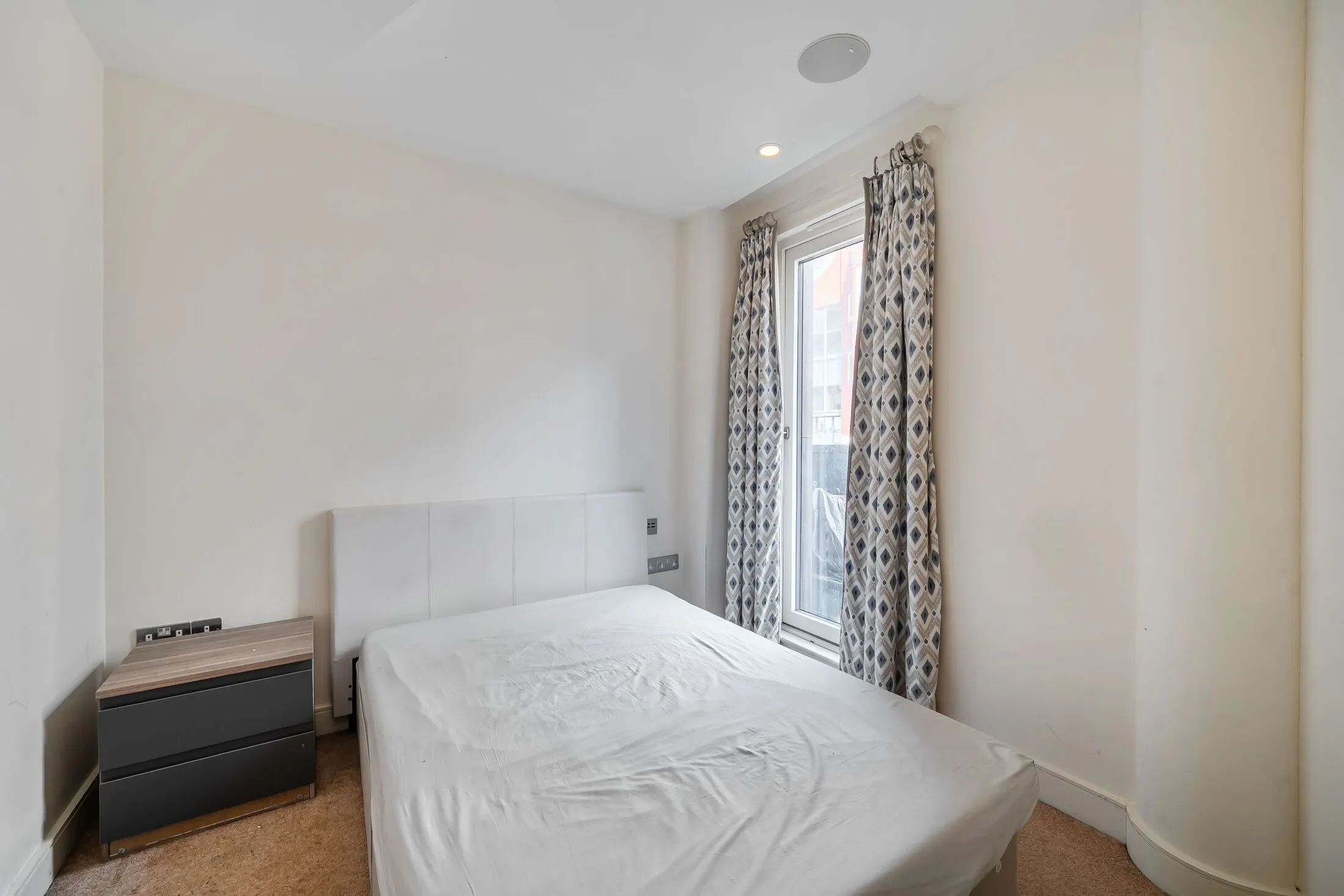 Flat Bute Street in Greater London
