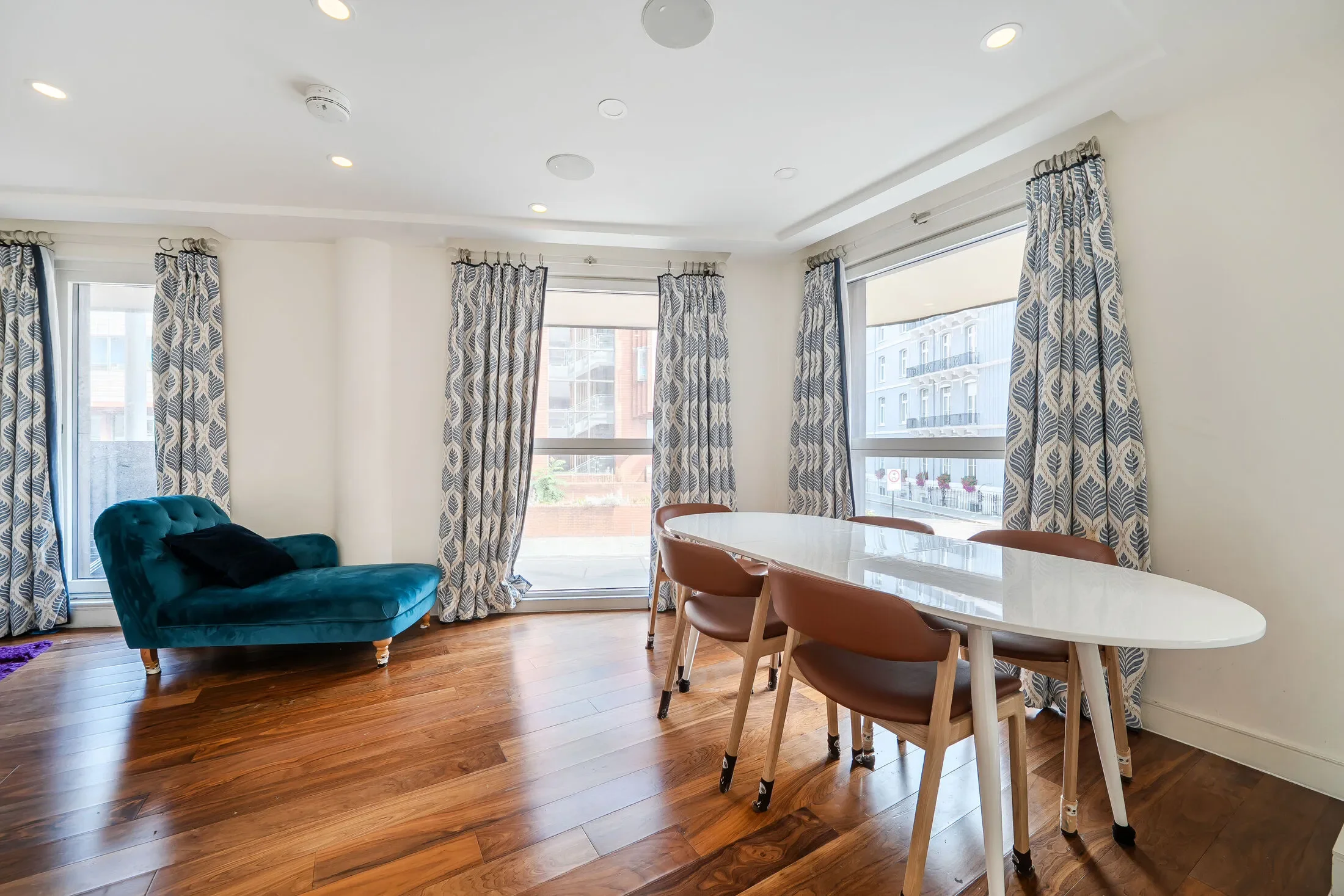 Flat Bute Street in Greater London