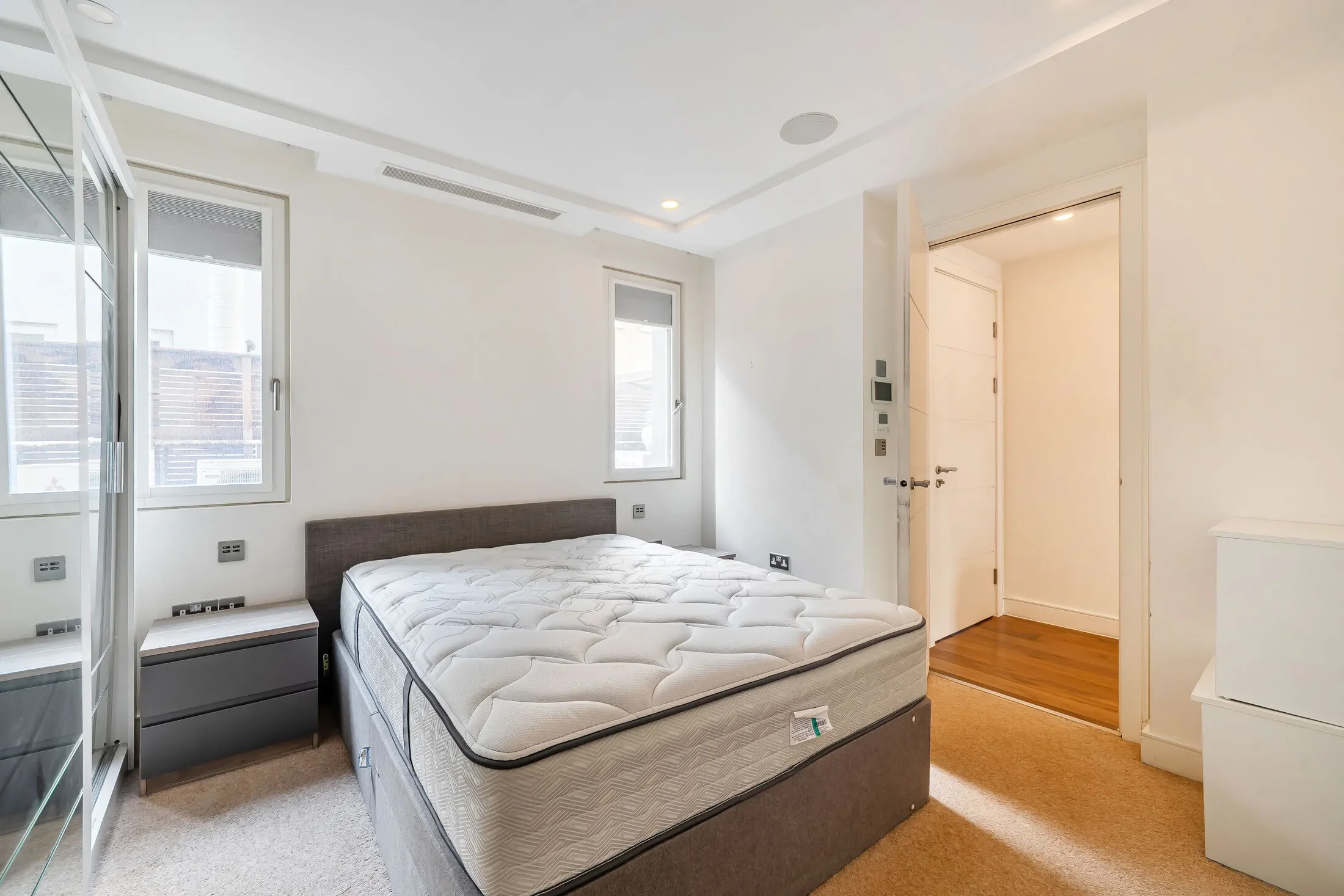 Flat Bute Street in Greater London