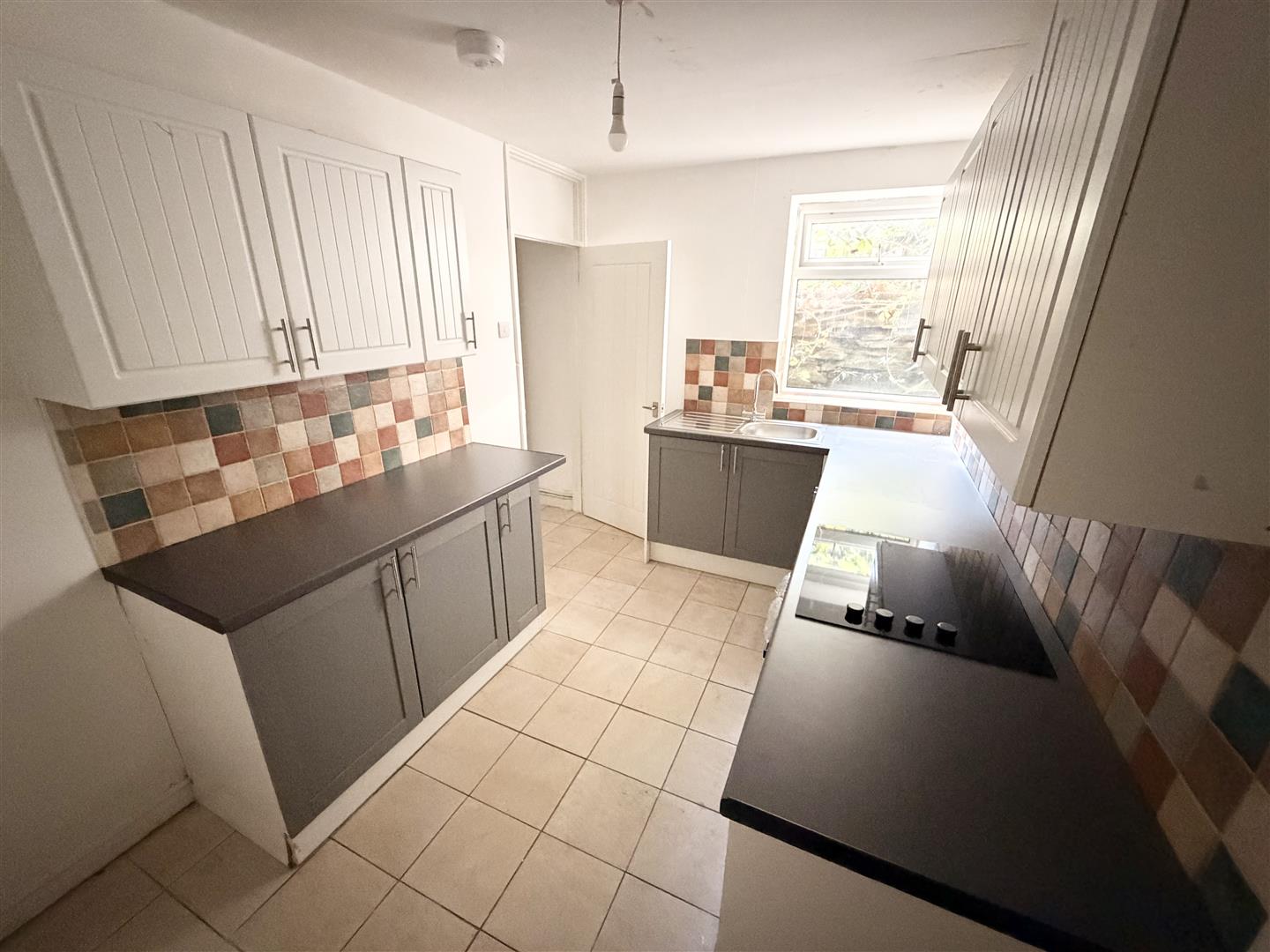 Flat Robert Street in Ynysybwl