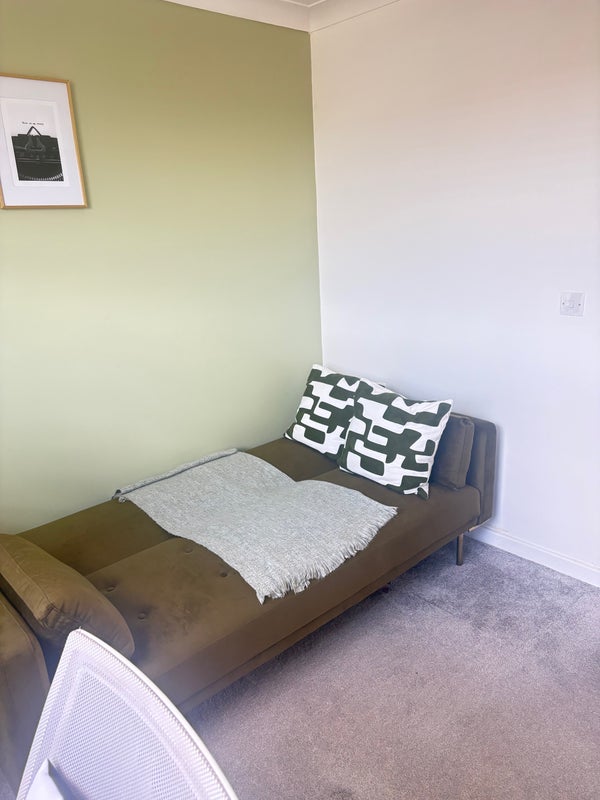 Room Queensberry Place in Greater London