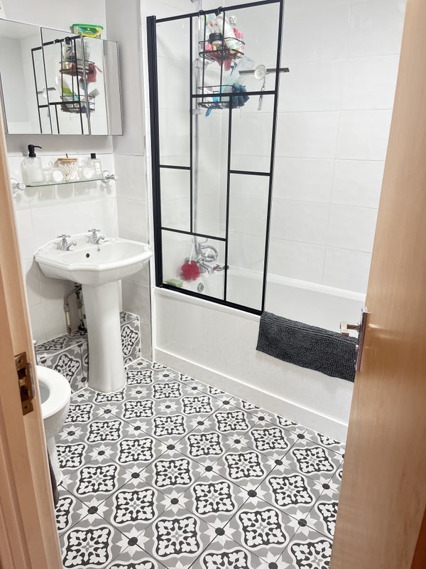 Room Queensberry Place in Greater London