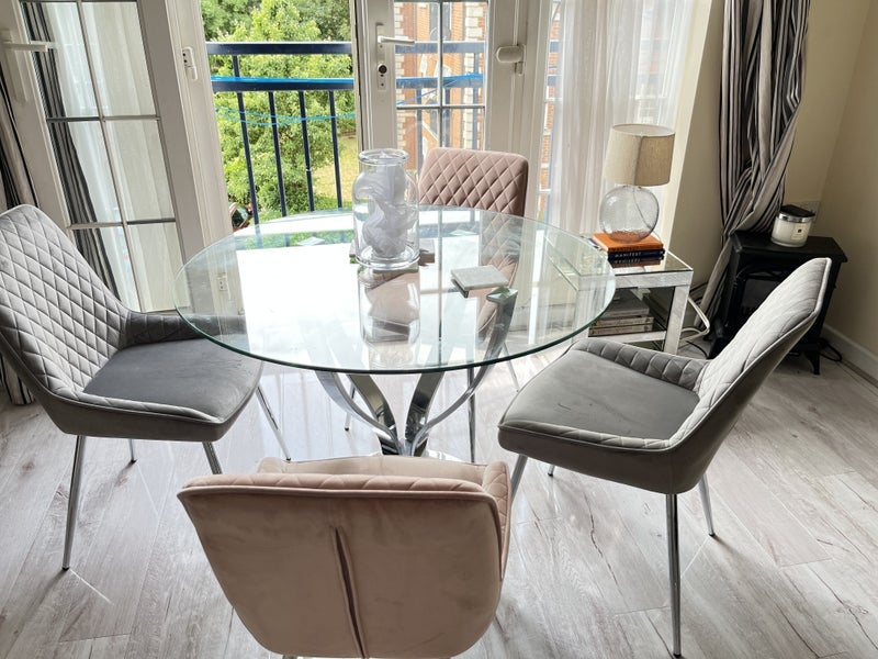 Room Queensberry Place in Greater London