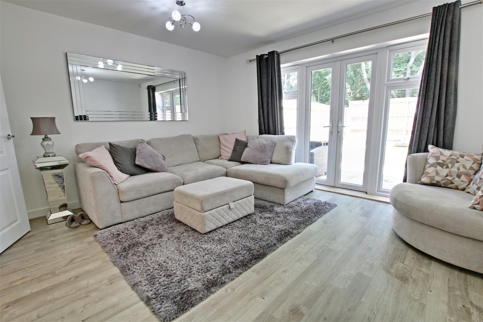 House Elham Crescent in Dartford