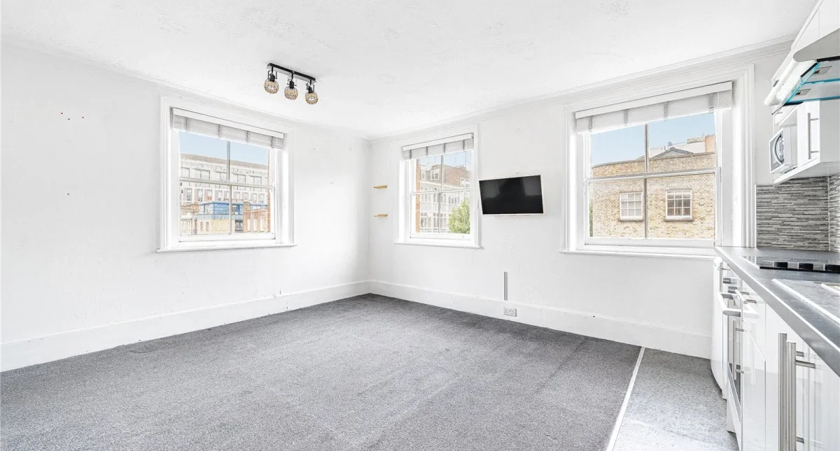 Flat Charlotte Street in Greater London