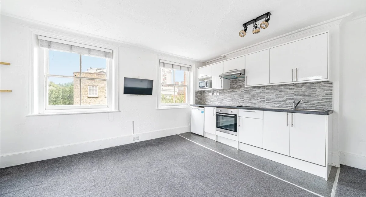 Flat Charlotte Street in Greater London