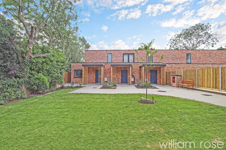 House Grove Hill in Greater London