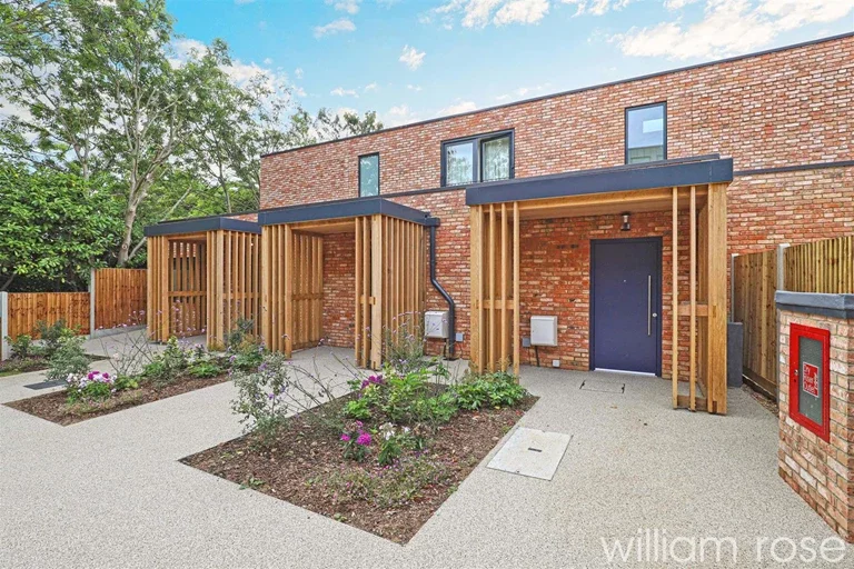 House Grove Hill in Greater London
