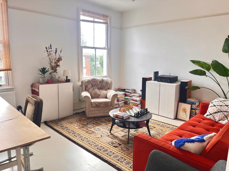 Room Shardeloes Road in Greater London