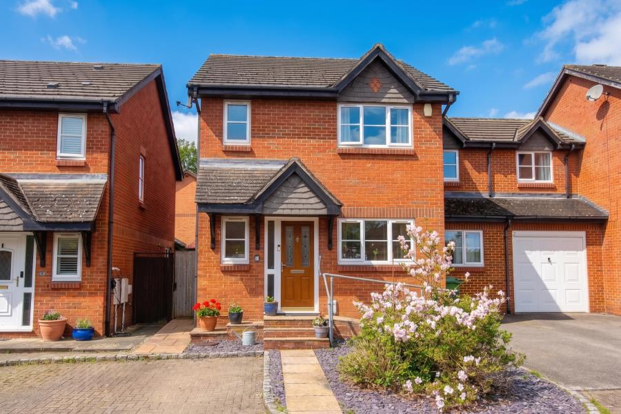 House Acer Drive in Surrey Heath