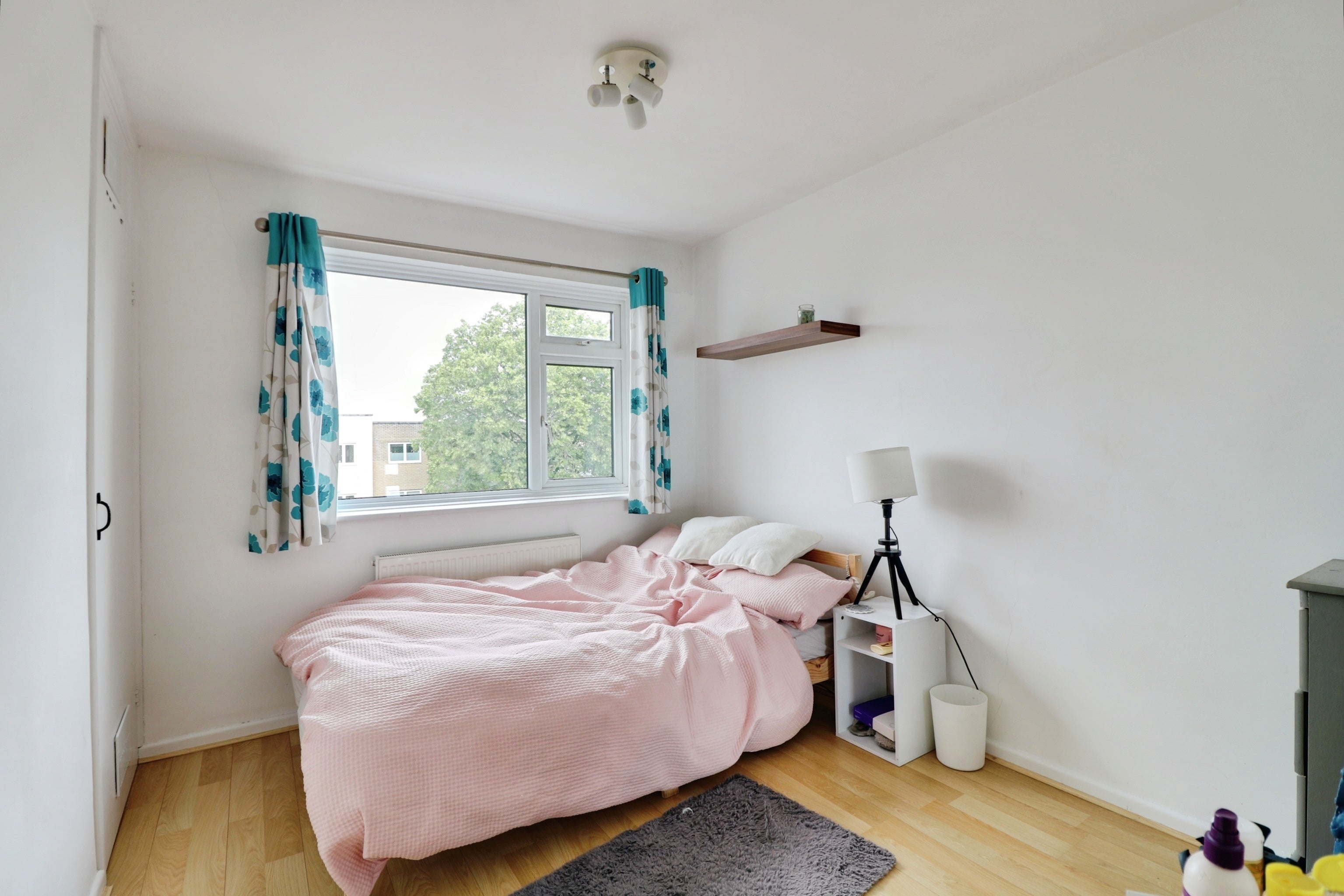 Flat Hudson Road in Southend-on-Sea