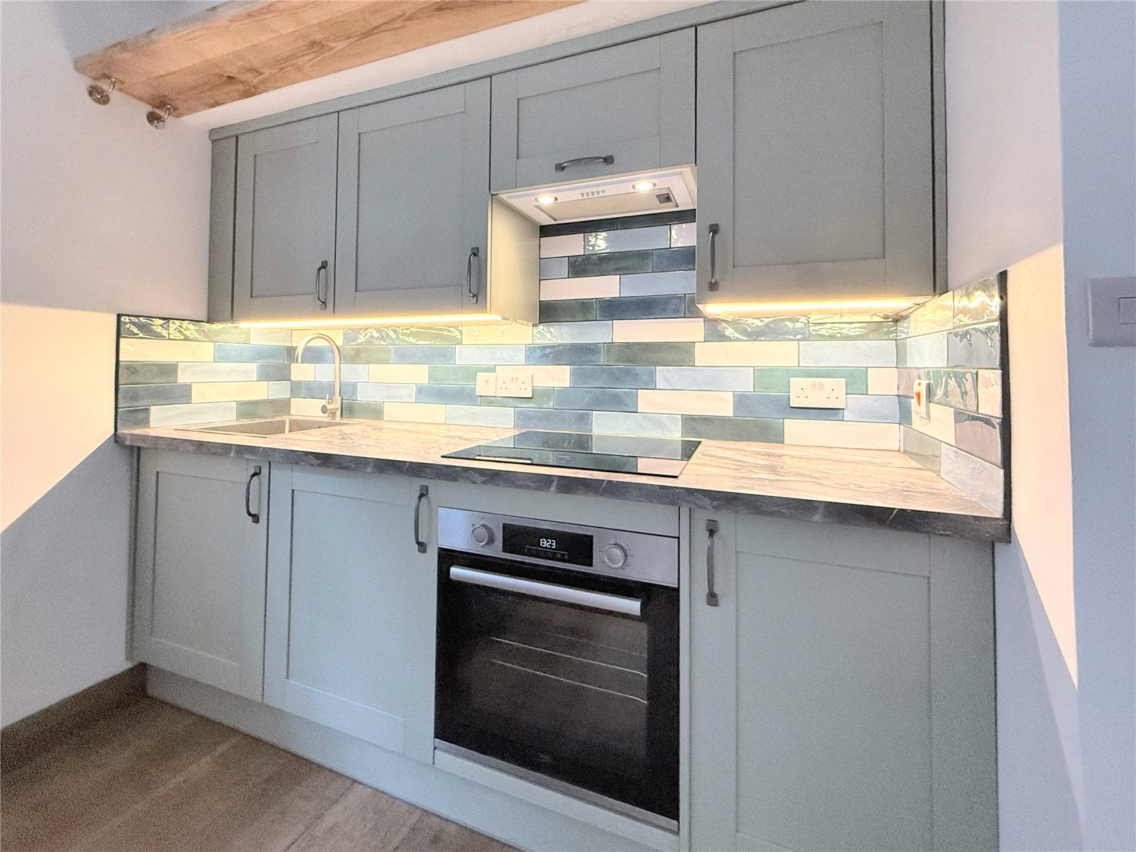 Flat Garden Close in Cotswold District