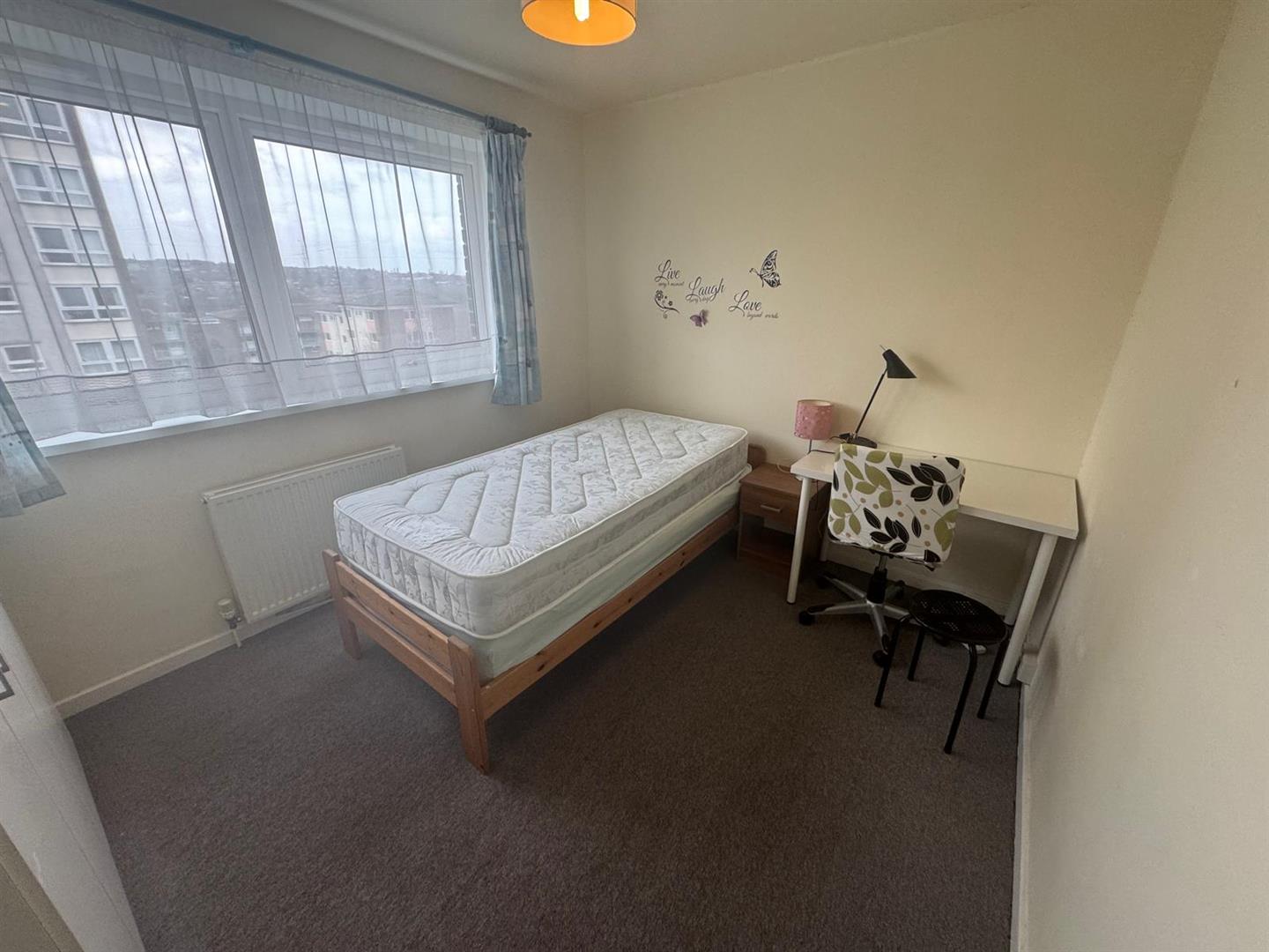 Flat Argie Avenue in Leeds