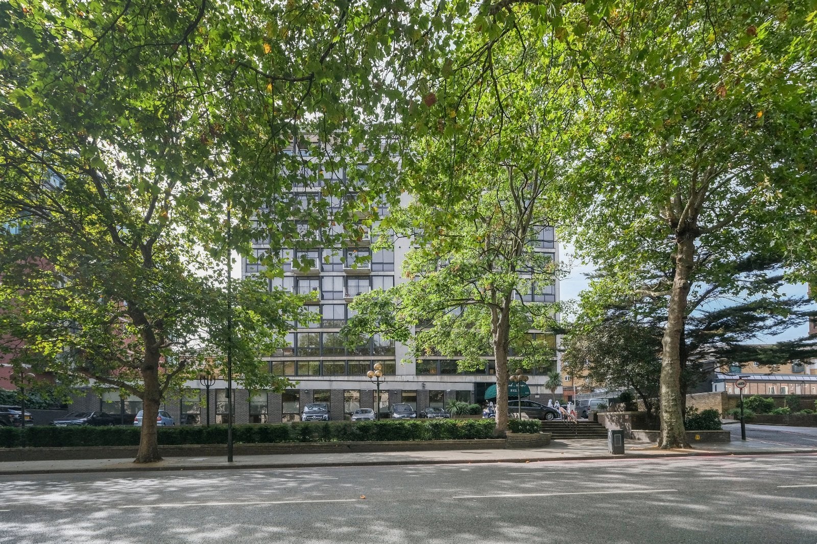 Flat Park Road in City of Westminster