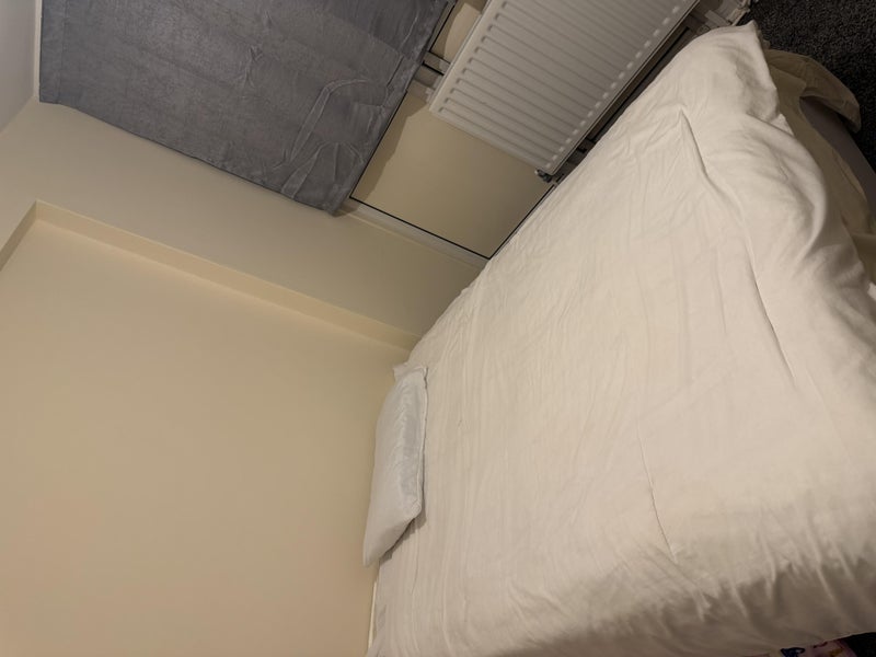 Room Derbyshire Street in Greater London