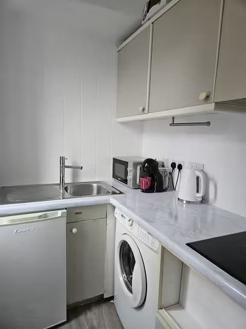 Flat Lucan Place in Greater London
