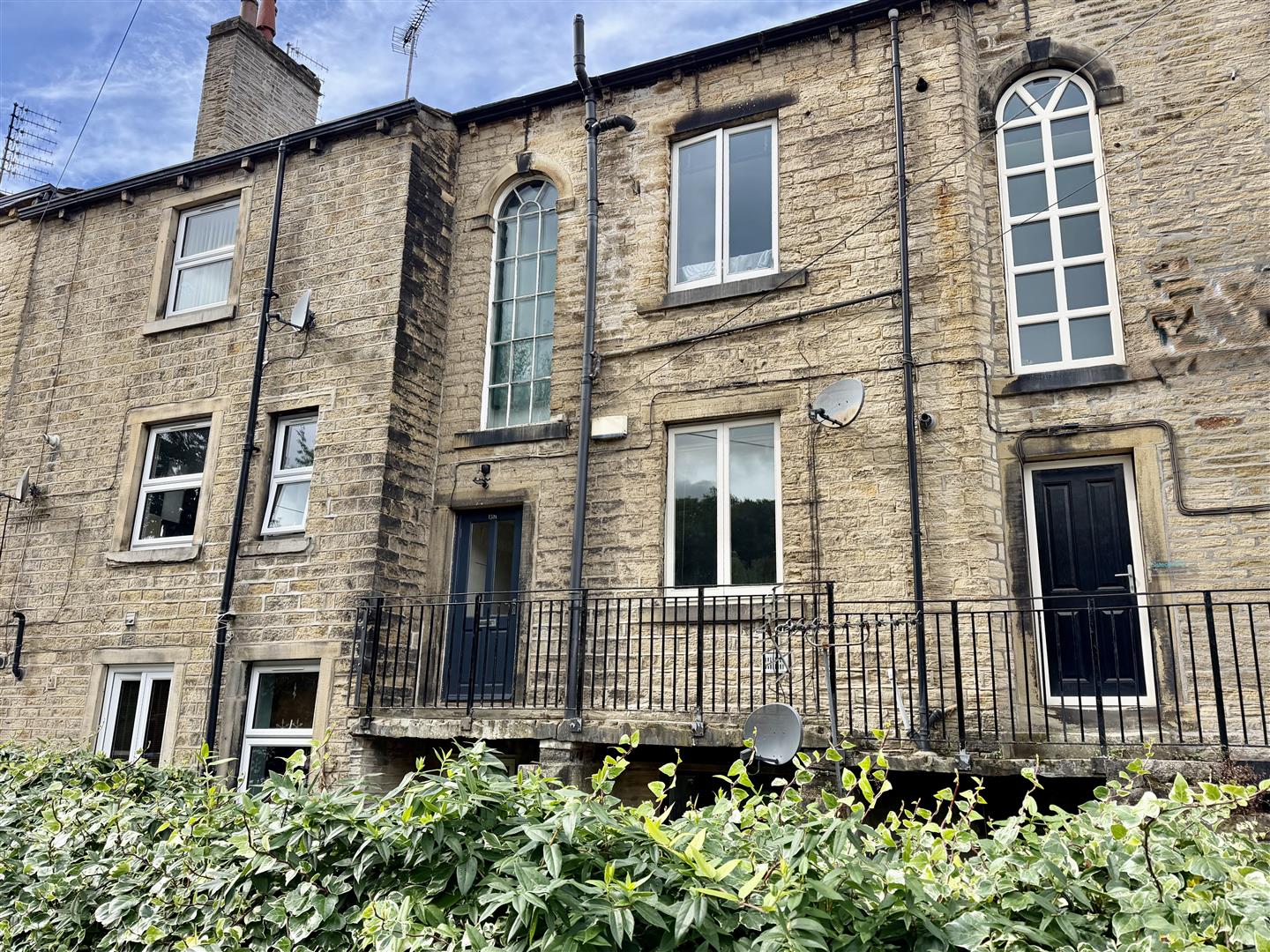 Flat Huddersfield Road in Kirklees