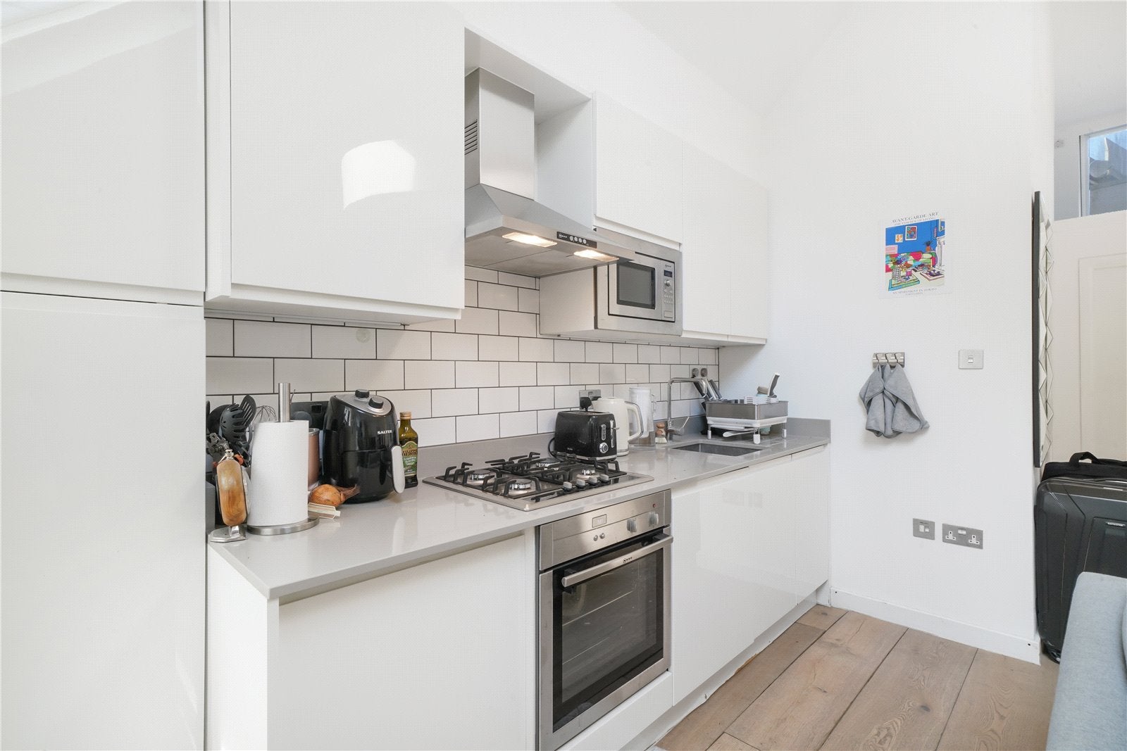 Flat Litchfield Street in City of Westminster