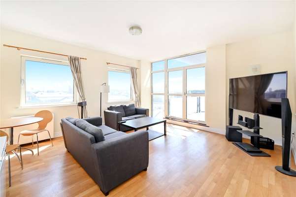 Flat Artichoke Hill in Greater London