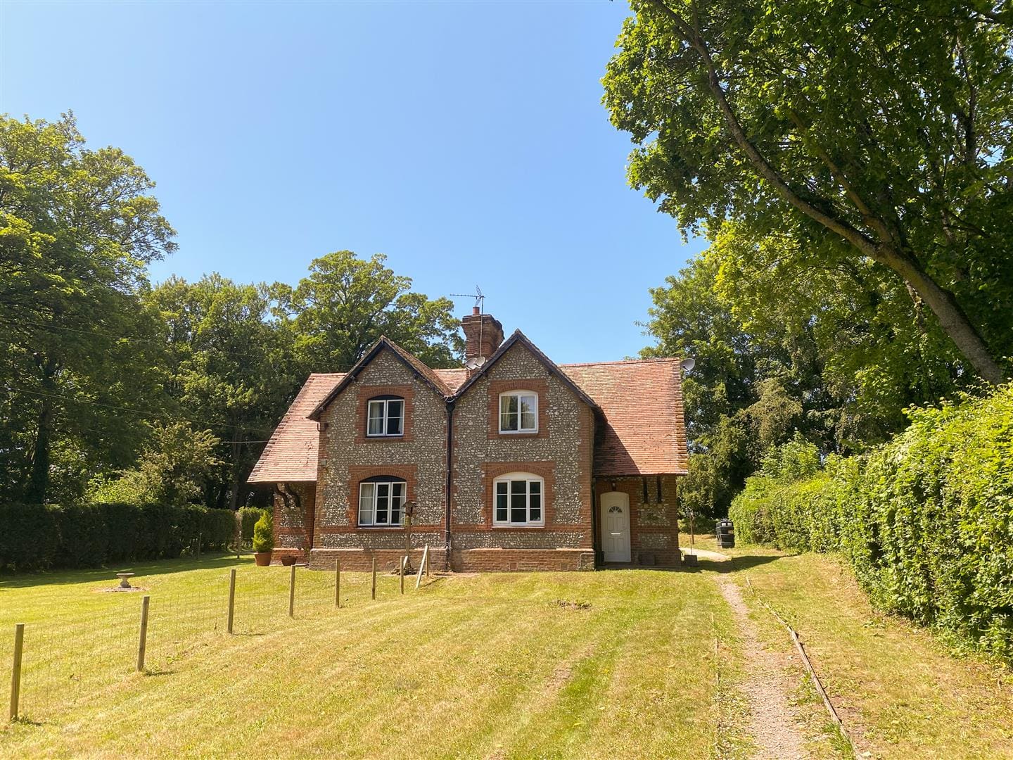 House Larkwhistle Farm Road in Winchester