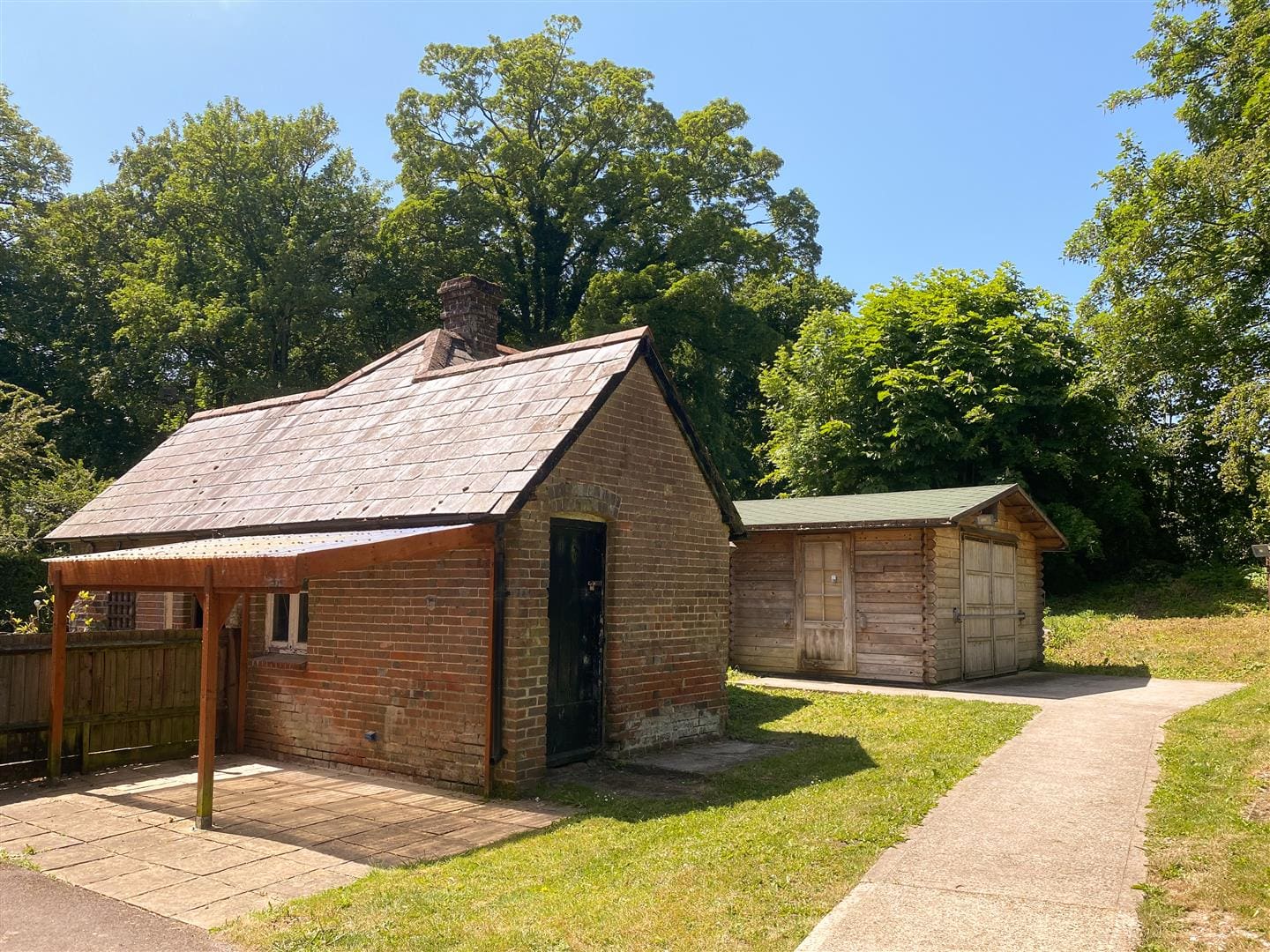House Larkwhistle Farm Road in Winchester