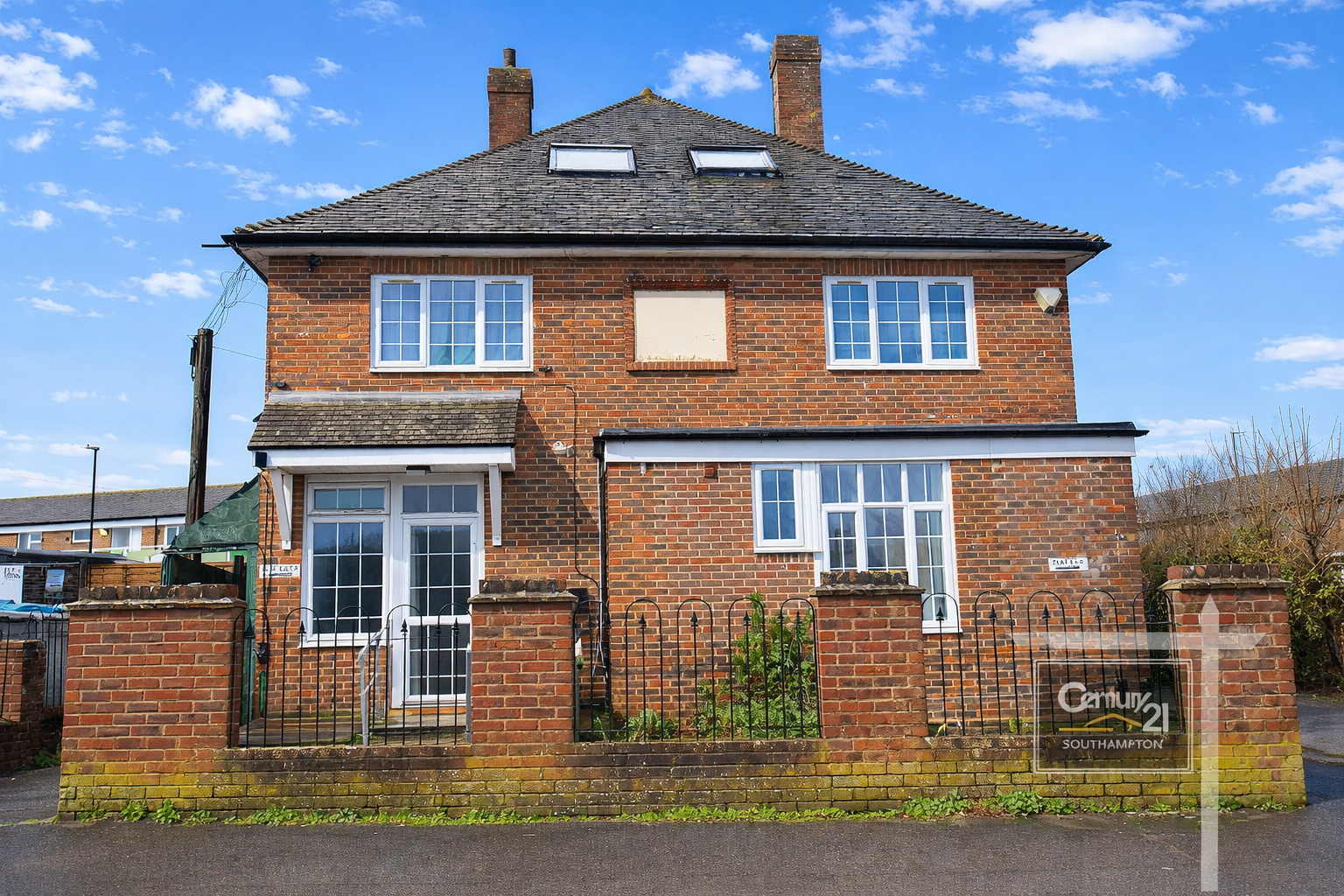Flat Norton Close in Southampton