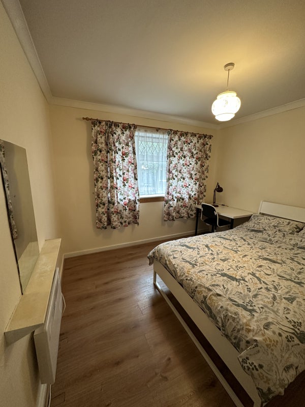 Flat John Knox Street in Glasgow