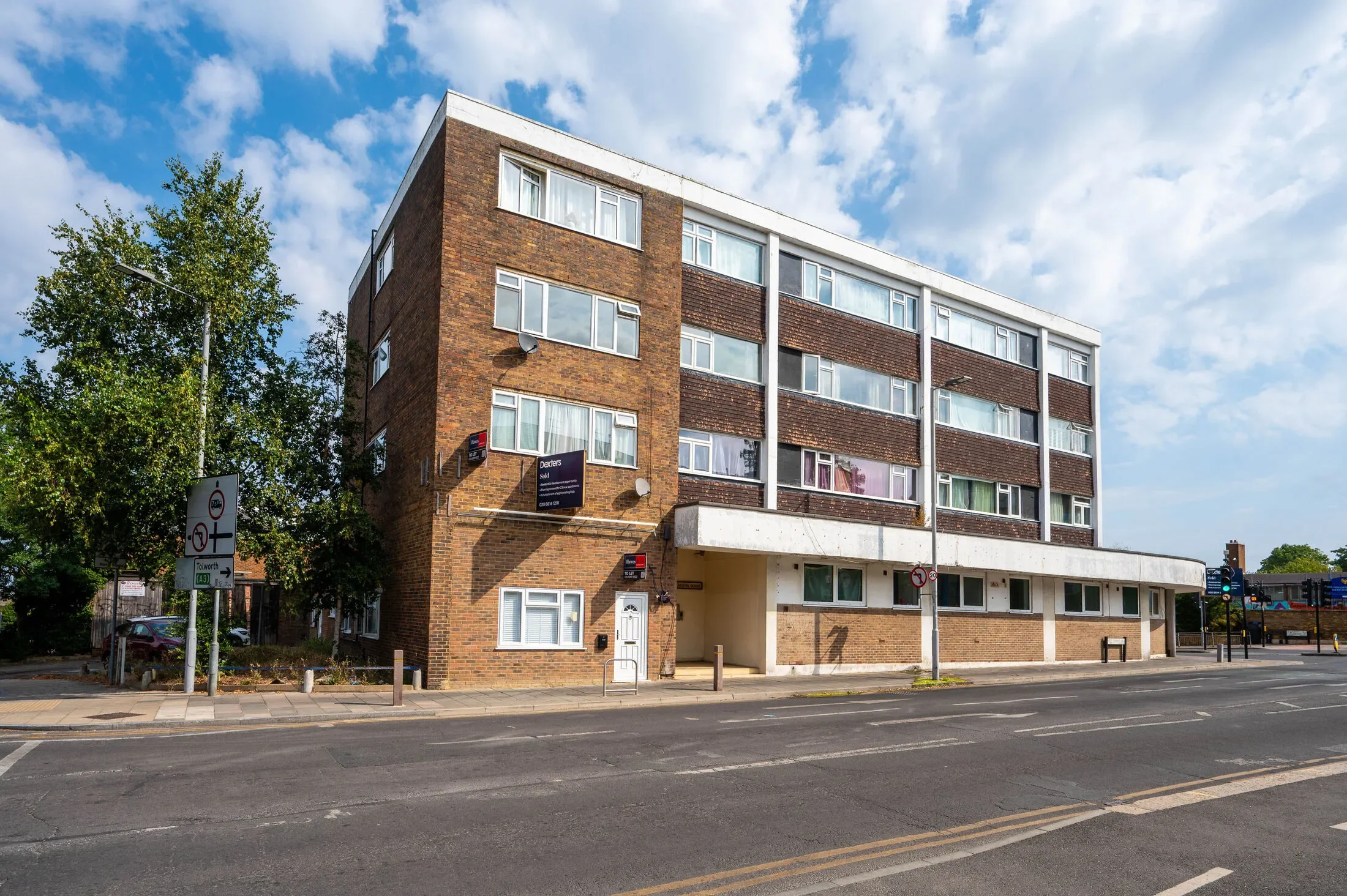 Flat St. Mark's Hill in Greater London