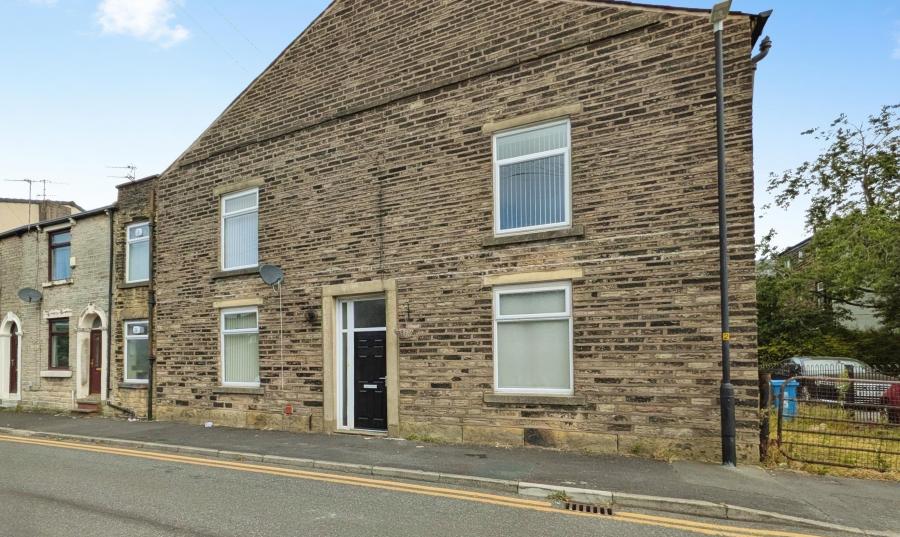 Flat Benyon Street in Oldham