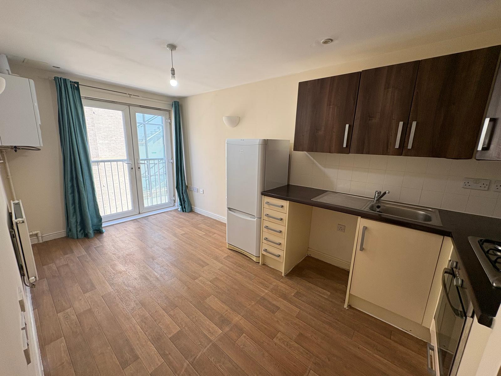 Flat Palmerston Road in Greater London