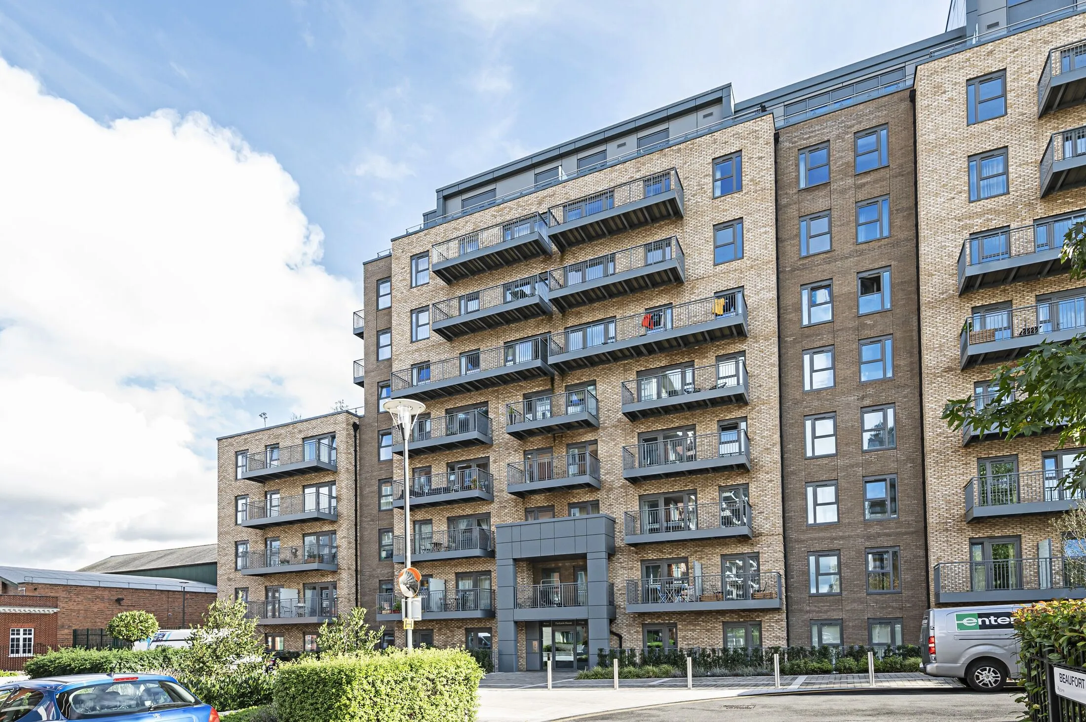 Flat Hoy Close in Greater London