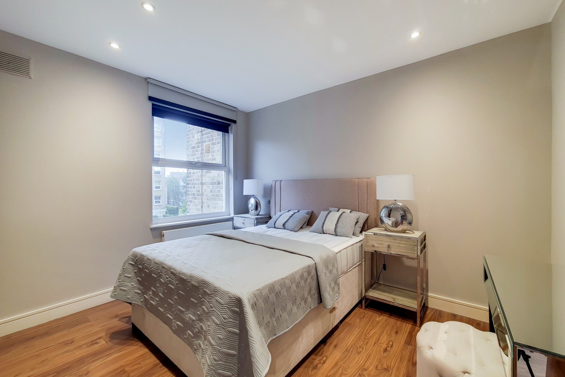 House Heath Close in London