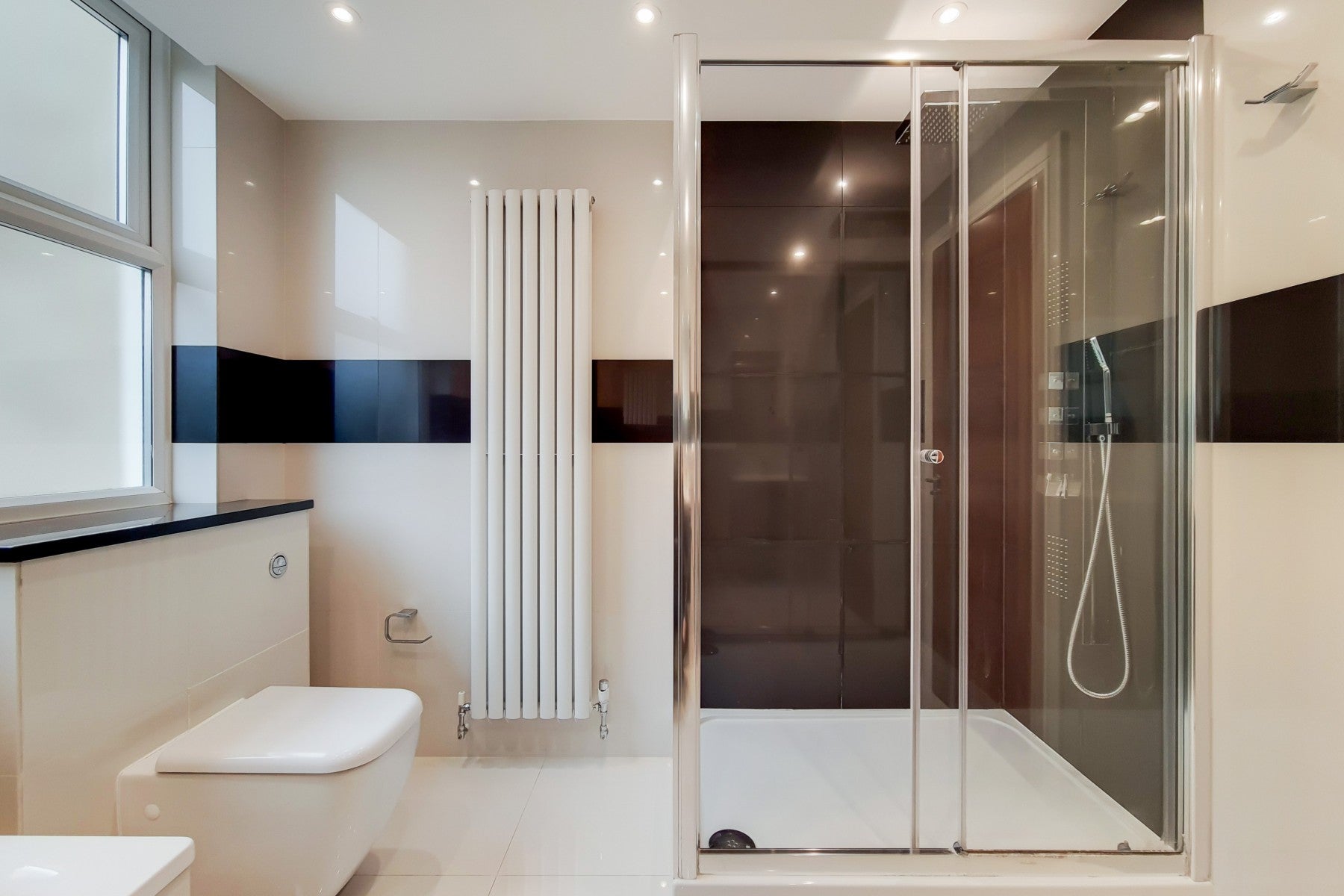 House Heath Close in London