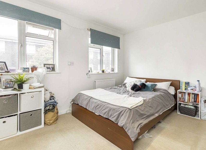 House Rowan Close in Greater London