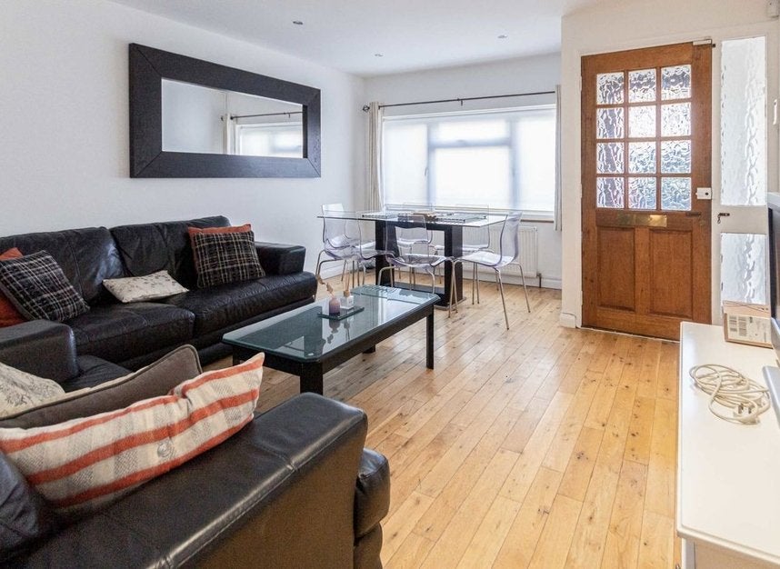 House Rowan Close in Greater London
