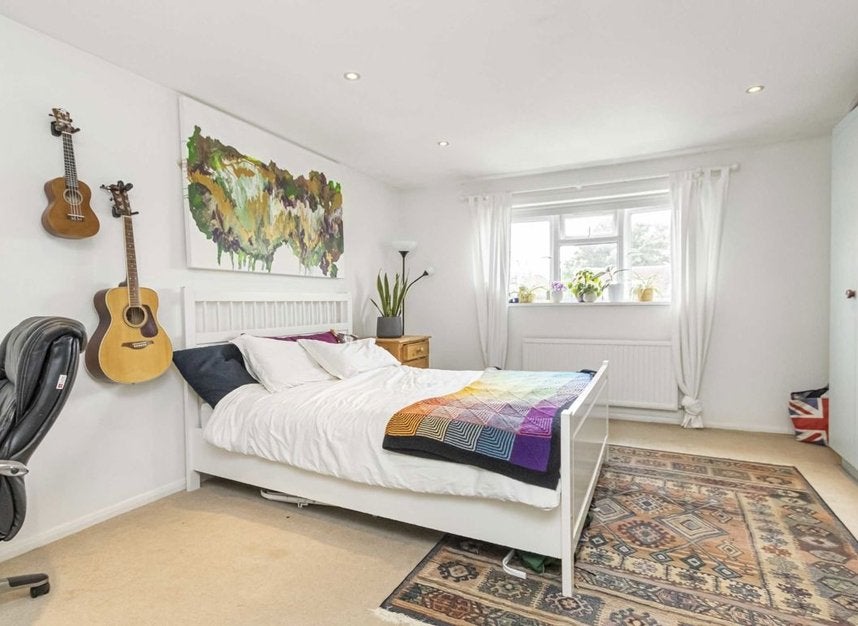 House Rowan Close in Greater London