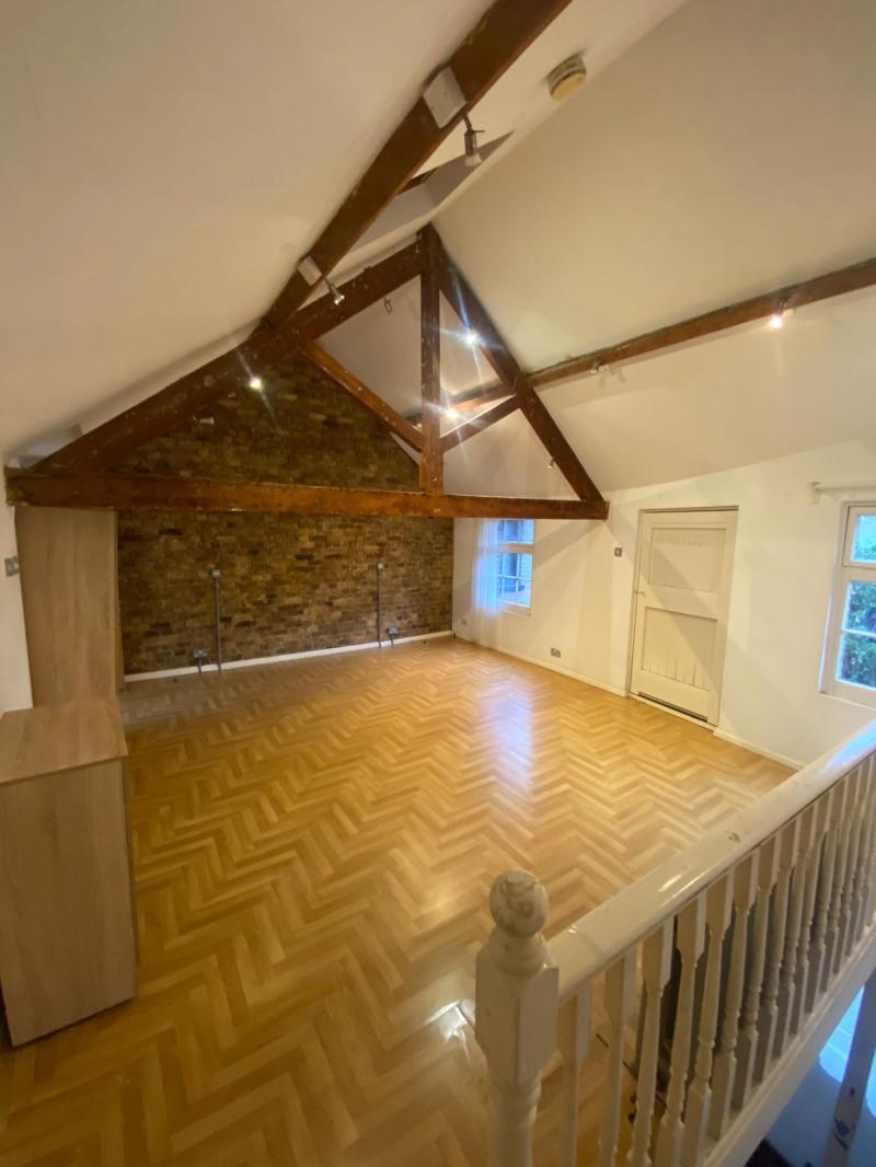 Flat Oakland Mews in Greater London