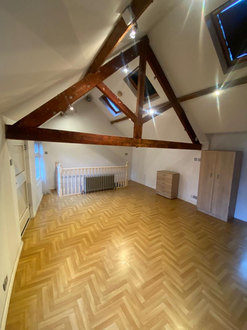 Flat Oakland Mews in Greater London