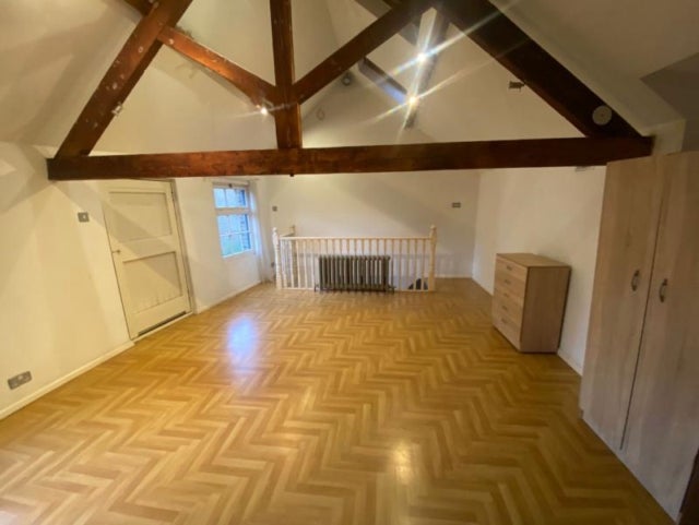 Flat Oakland Mews in Greater London