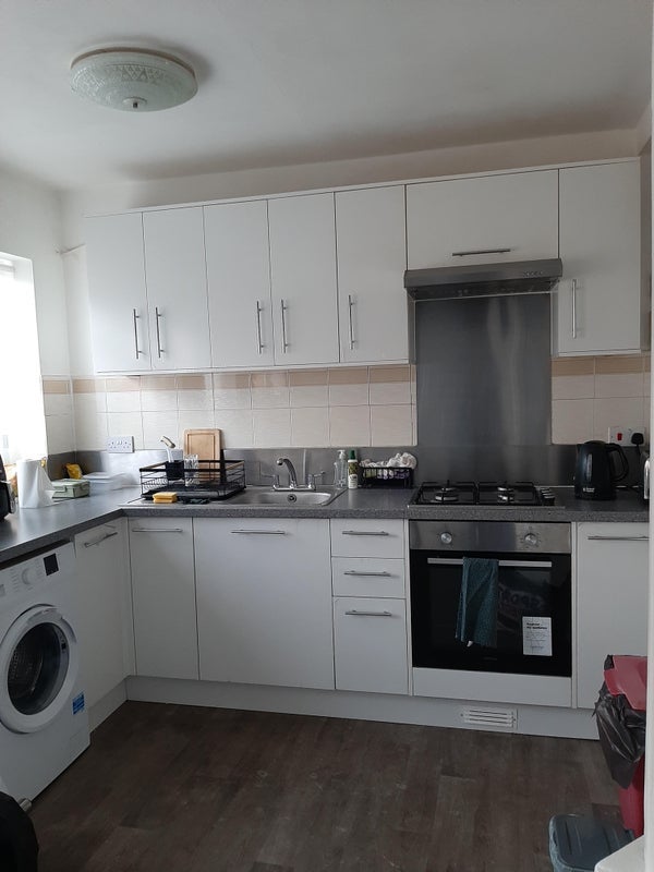 Room Victoria Avenue in Greater London