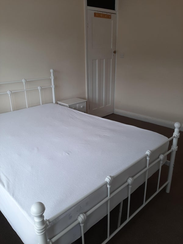 Room Victoria Avenue in Greater London