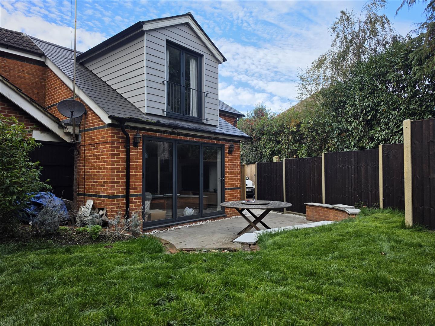 Flat Sturt Road in Camberley