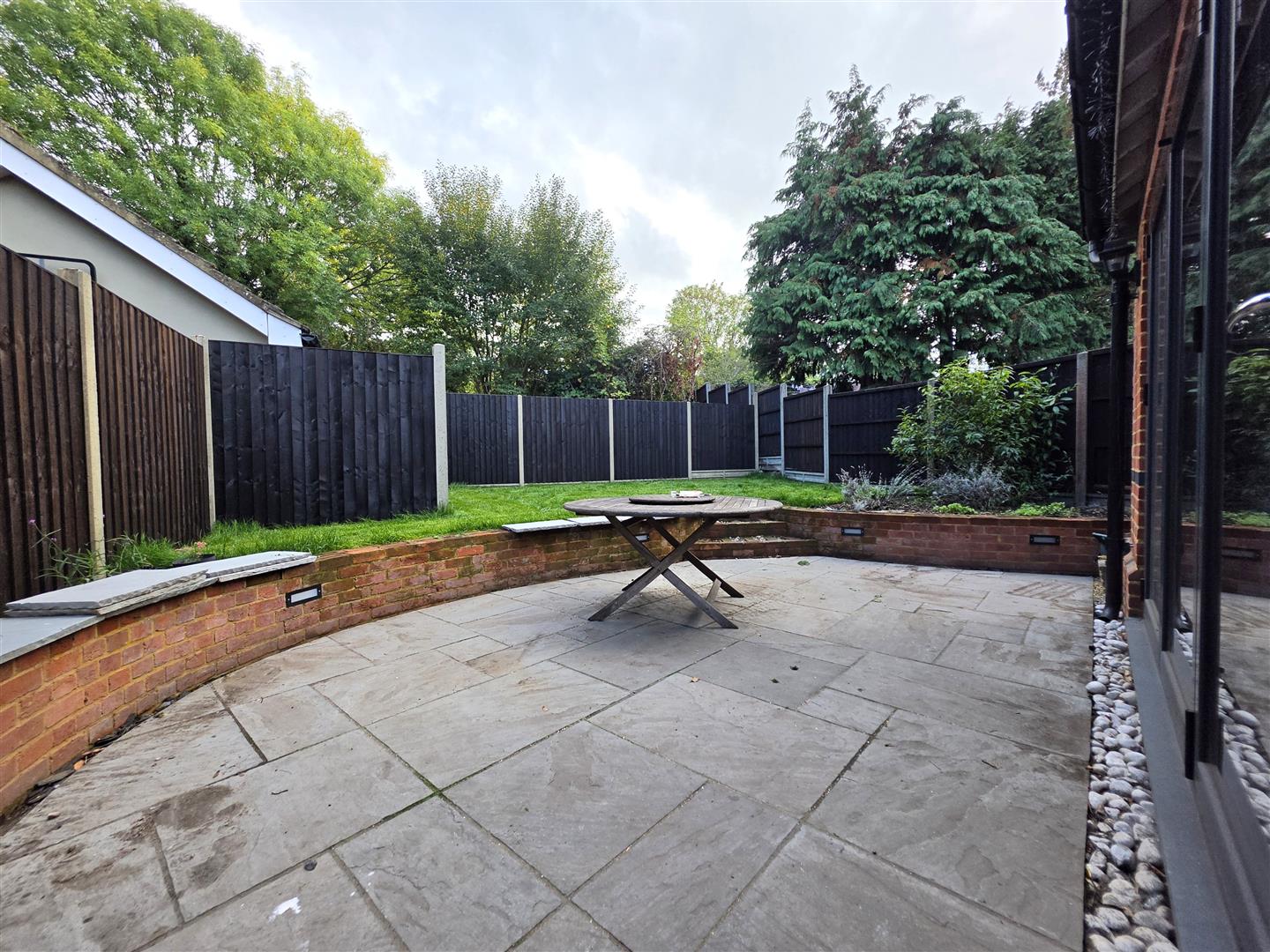 Flat Sturt Road in Camberley