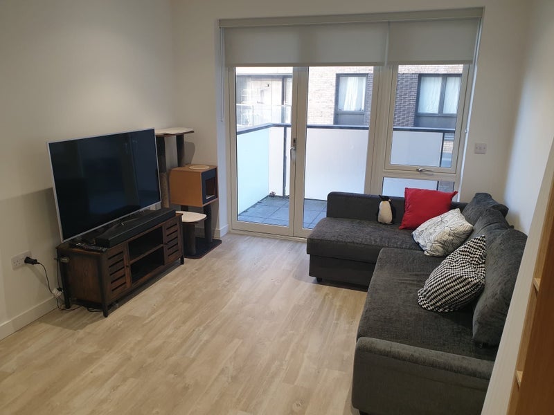 Flat Eaton Walk in Greater London