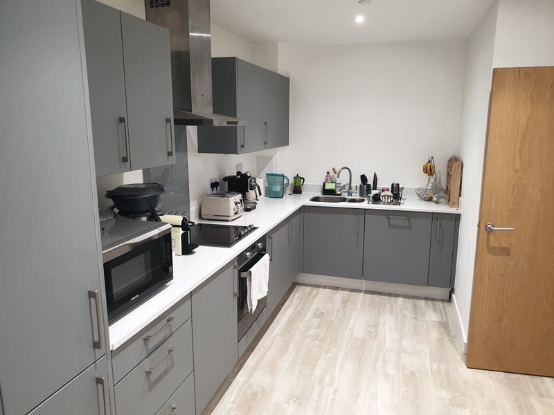 Flat Eaton Walk in Greater London