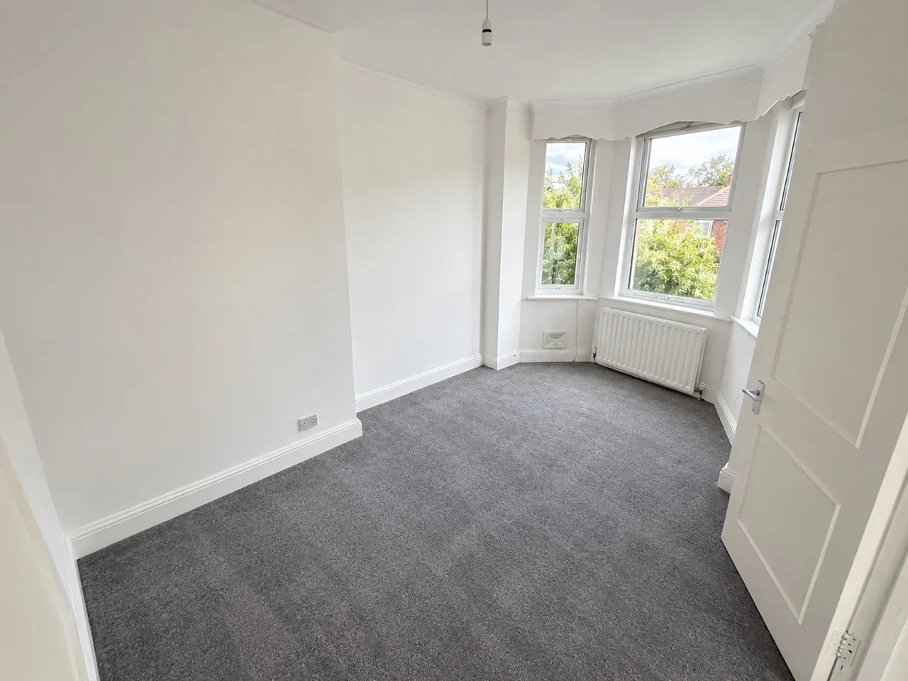 Flat Elmcourt Road in Greater London