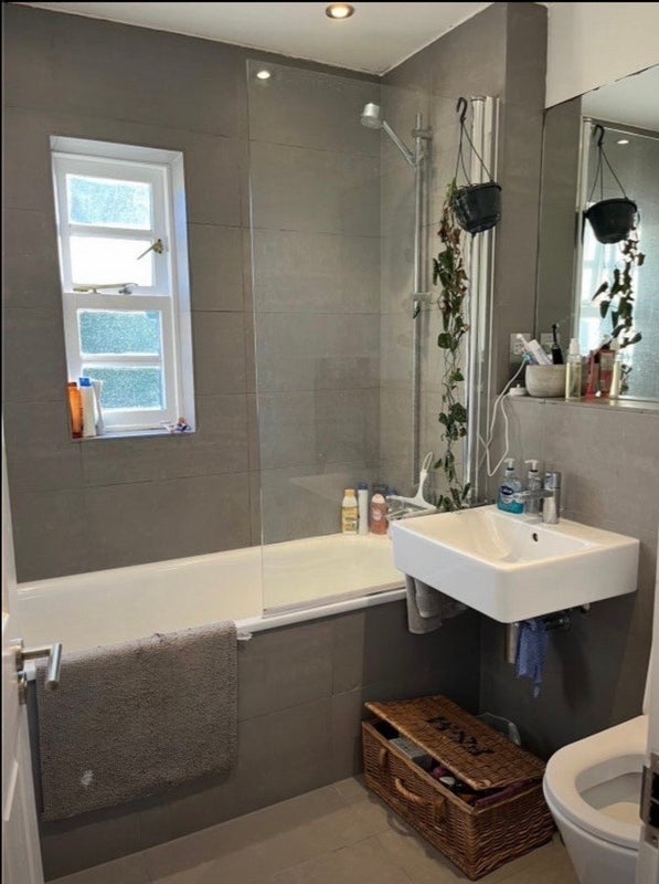 Room Meredith Mews in Greater London
