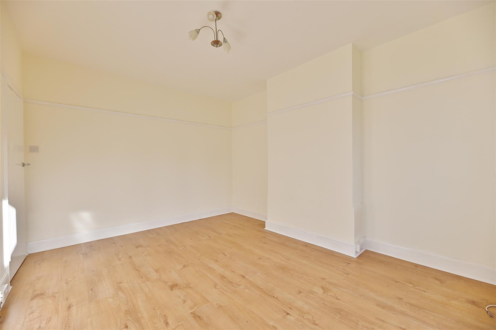 Room Rosedene Gardens in Greater London