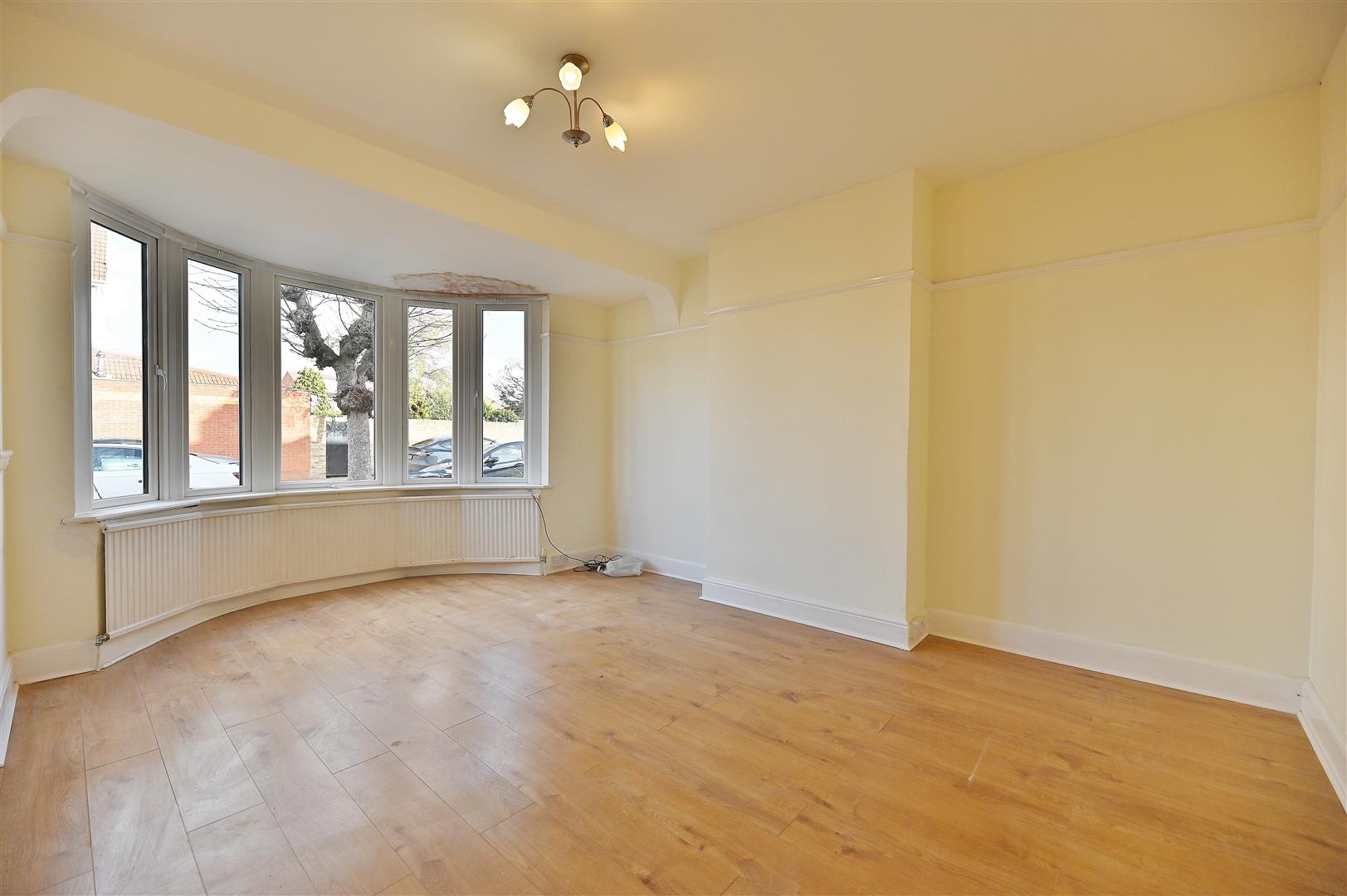 Room Rosedene Gardens in Greater London
